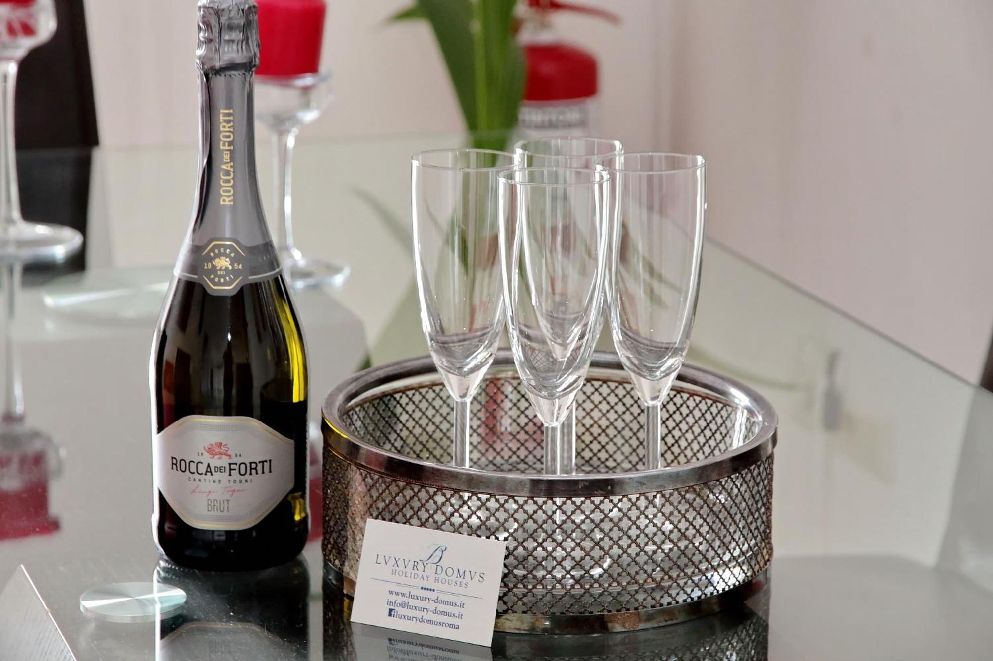 Luxury Domus Amadeus Apartment Roma Ngoại thất bức ảnh